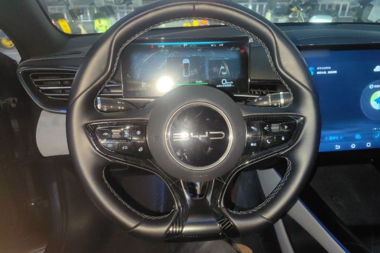 Used BYD Seal 2022 550 km Standard Range Rear-Wheel Drive Prestige Version Steering Wheel
