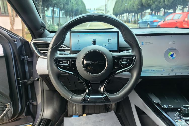 Used BYD Seal 2022 700 km Long-Range Rear-Wheel-Drive Version Steering Wheel