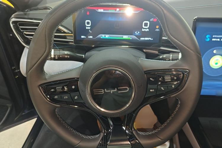 Used BYD Seal 2022 700 km Long-Range Rear-Wheel-Drive Version Steering Wheel