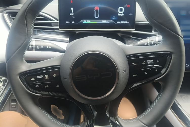 Used BYD Seal 2022 700 km Long-Range Rear-Wheel-Drive Version Steering Wheel