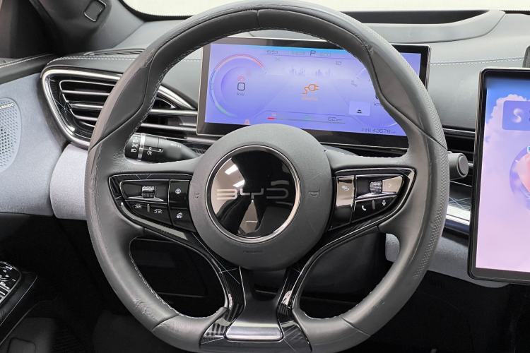 Used BYD Seal 2022 700 km Long-Range Rear-Wheel-Drive Version Steering Wheel