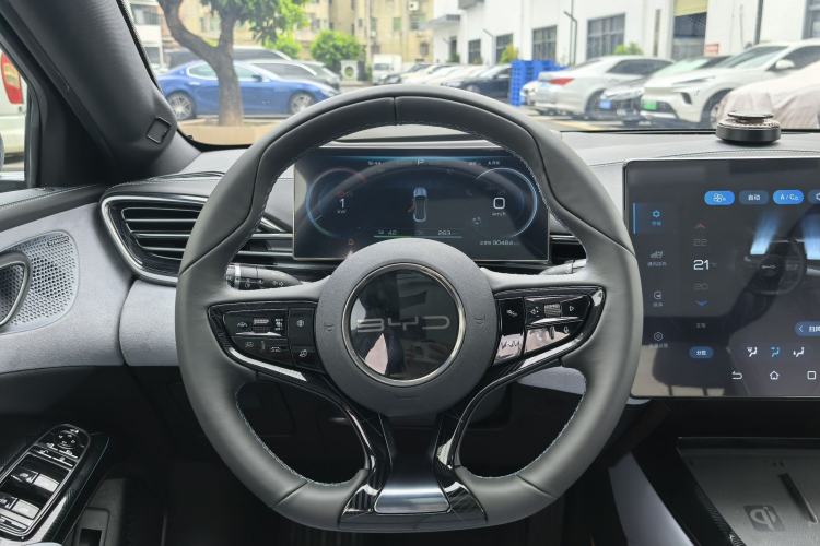 Used BYD Seal 2022 700 km Long-Range Rear-Wheel-Drive Version Steering Wheel