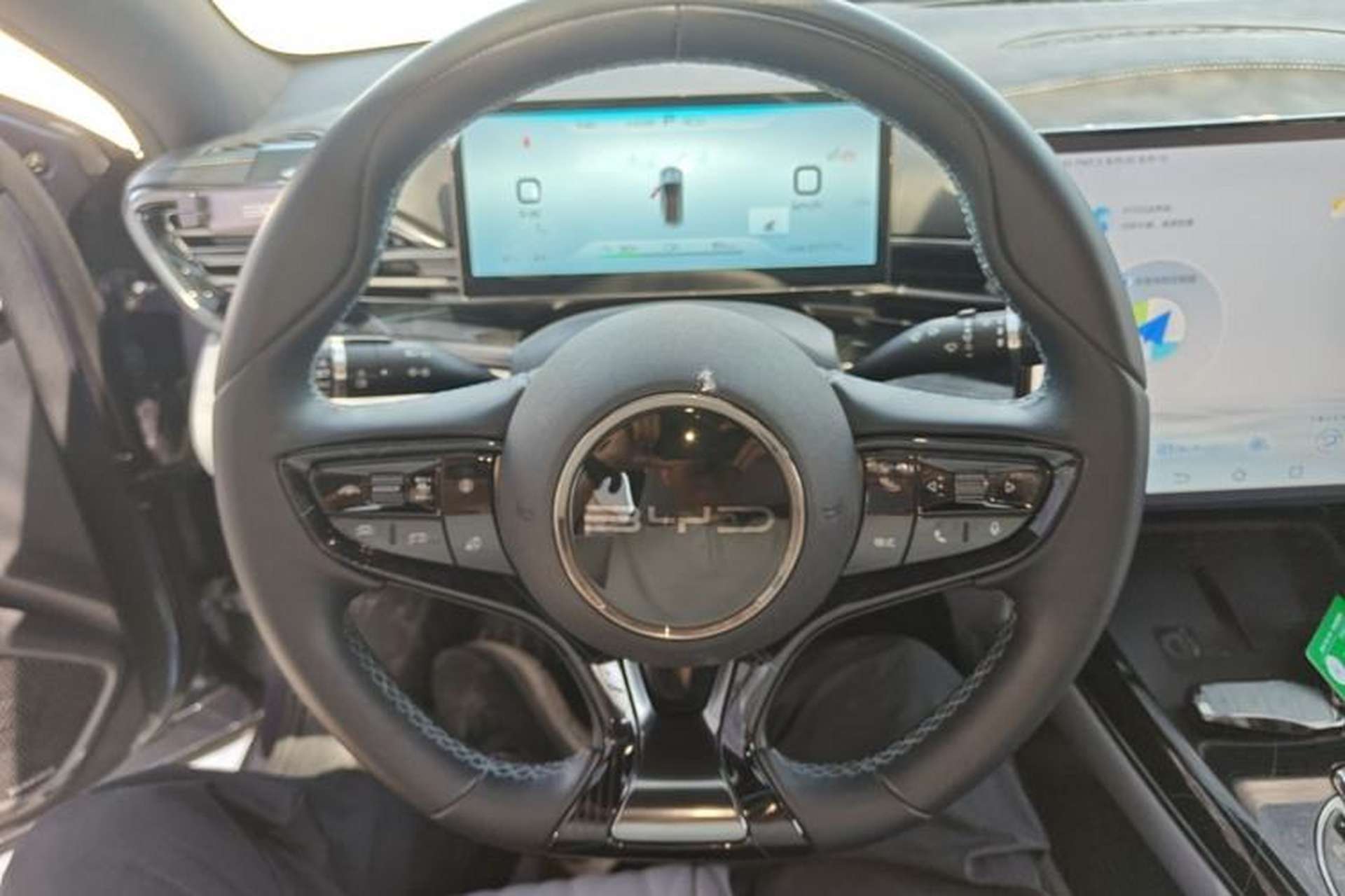 Used BYD Seal 2022 550 km Standard Range Rear-Wheel Drive Prestige Version Steering Wheel
