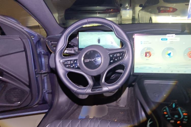 Used BYD Seal 2022 550 km Standard Range Rear-Wheel Drive Prestige Version Steering Wheel