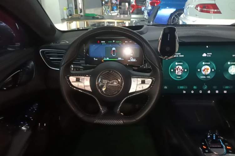 Used BYD Seal 2022 650 km All-Wheel-Drive Performance Version Steering Wheel