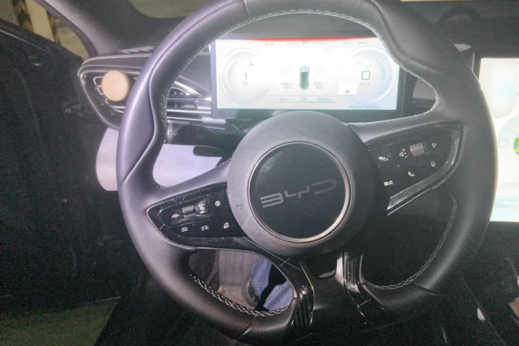 Used BYD Seal 2022 550 km Standard Range Rear-Wheel Drive Prestige Version Steering Wheel