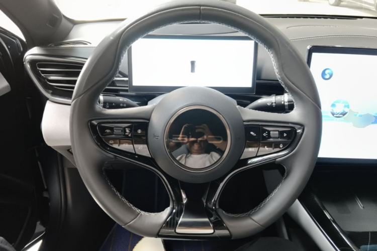 Used BYD Seal 2022 700 km Long-Range Rear-Wheel-Drive Version Steering Wheel