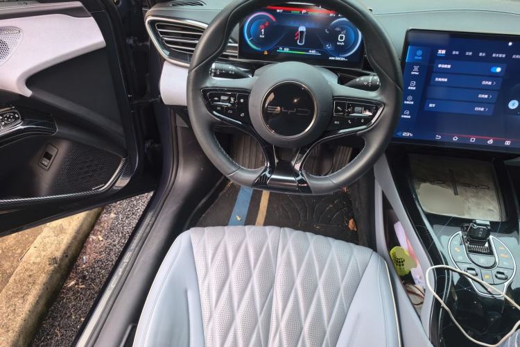 Used BYD Seal 2022 700 km Long-Range Rear-Wheel-Drive Version Steering Wheel