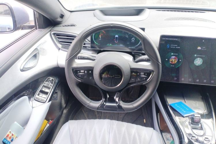 Used BYD Seal 2022 700 km Long-Range Rear-Wheel-Drive Version Steering Wheel