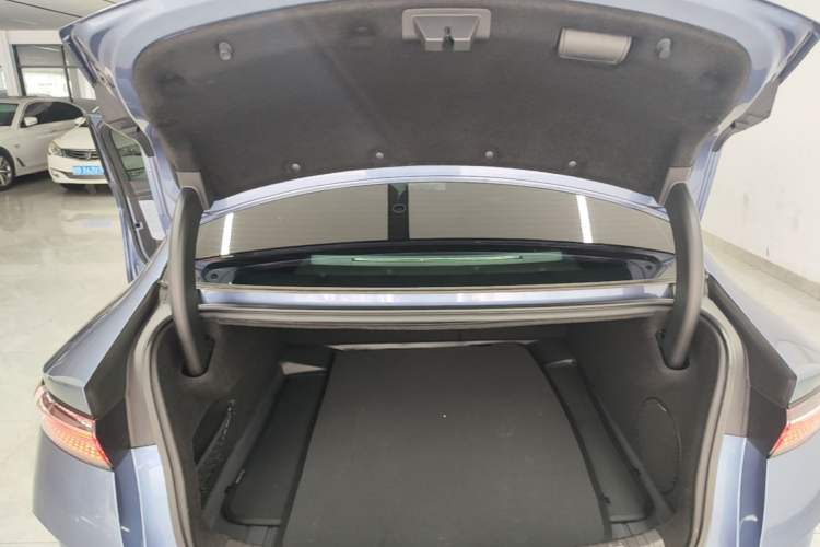 Used BYD Seal 2022 550 km Standard Range Rear-Wheel Drive Prestige Version Trunk