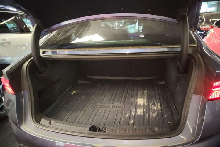 Used BYD Seal 2022 550 km Standard Range Rear-Wheel Drive Prestige Version Trunk