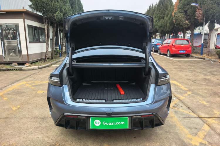 Used BYD Seal 2022 700 km Long-Range Rear-Wheel-Drive Version Trunk