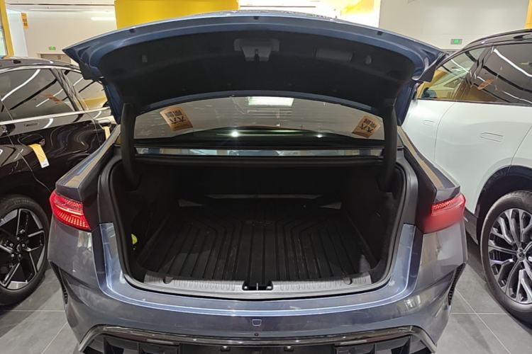 Used BYD Seal 2022 550 km Standard Range Rear-Wheel Drive Prestige Version Trunk