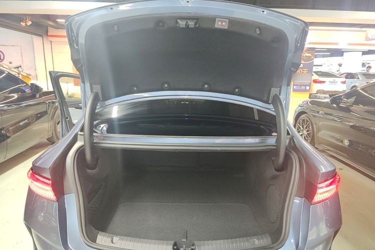 Used BYD Seal 2022 700 km Long-Range Rear-Wheel-Drive Version Trunk