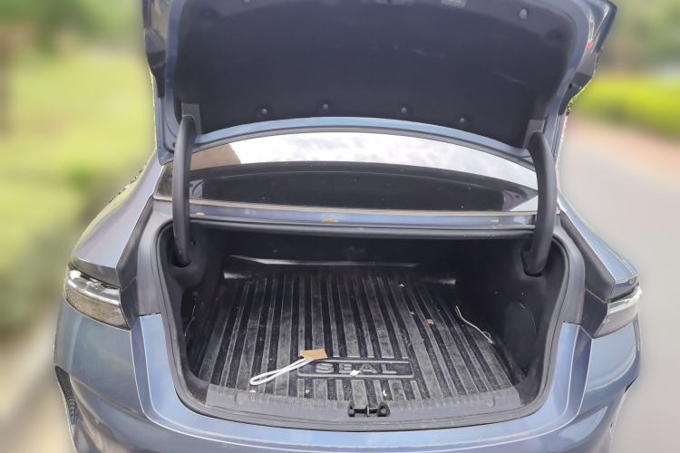 Used BYD Seal 2022 650 km All-Wheel-Drive Performance Version Trunk