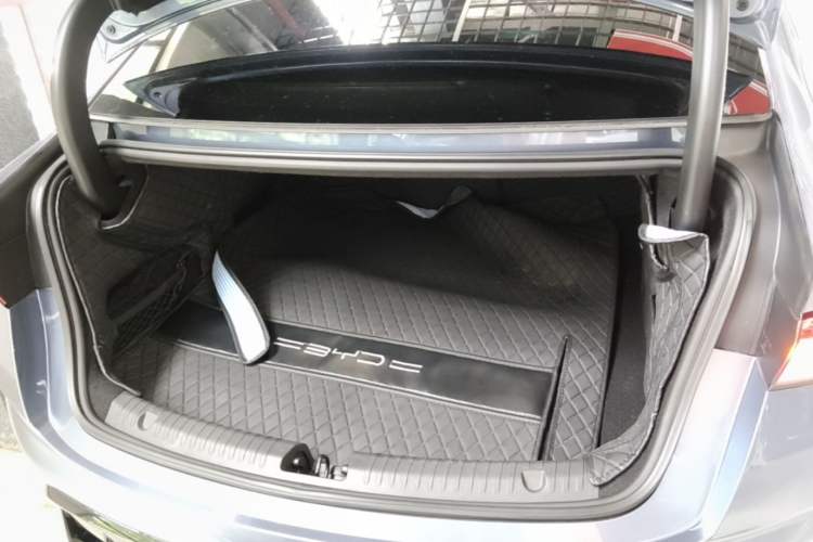 Used BYD Seal 2022 700 km Long-Range Rear-Wheel-Drive Version Trunk