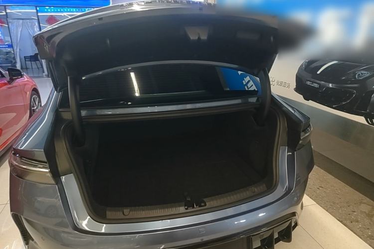 Used BYD Seal 2022 550 km Standard Range Rear-Wheel Drive Prestige Version Trunk