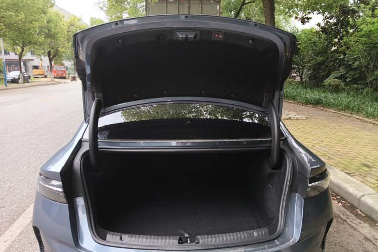 Used BYD Seal 2022 700 km Long-Range Rear-Wheel-Drive Version Trunk