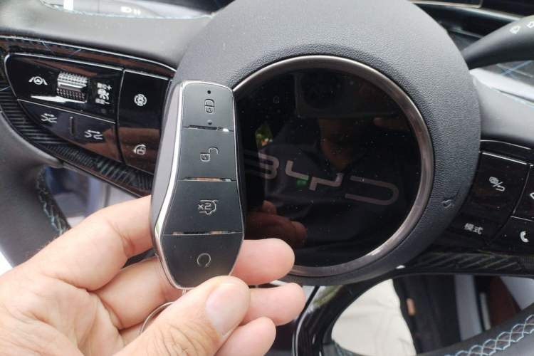 Used BYD Seal 2022 700 km Long-Range Rear-Wheel-Drive Version Vehicle Key