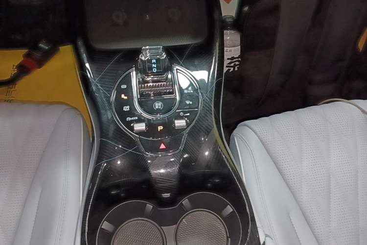 Used BYD Seal 2022 700 km Long-Range Rear-Wheel-Drive Version Gear Lever