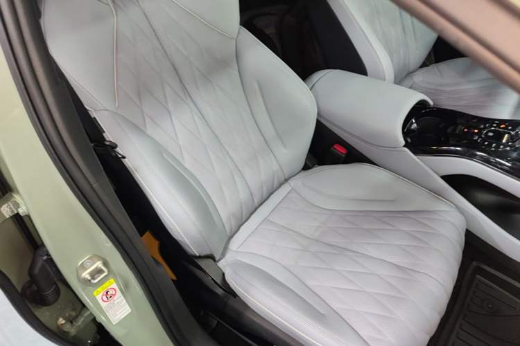 Used BYD Seal 2022 700 km Long-Range Rear-Wheel-Drive Version Right Front Seat