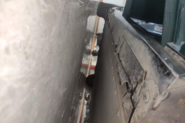 Used BYD Seal 2022 700 km Long-Range Rear-Wheel-Drive Version Right Side Sill