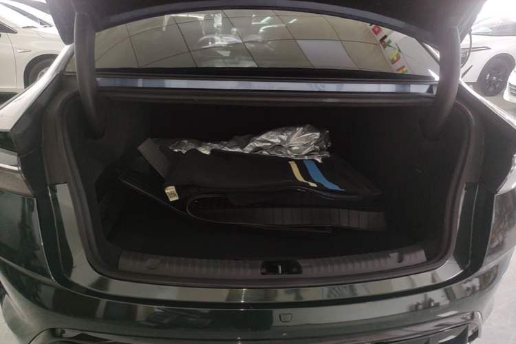 Used BYD Seal 2022 700 km Long-Range Rear-Wheel-Drive Version Trunk