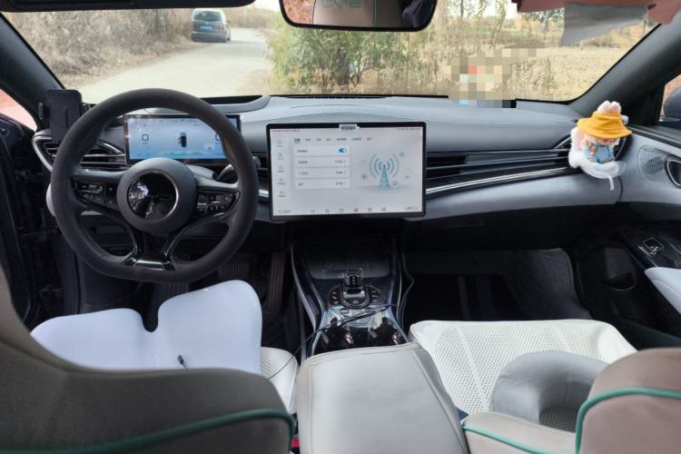 Used BYD Seal 2022 700 km Long-Range Rear-Wheel-Drive Version Center Console