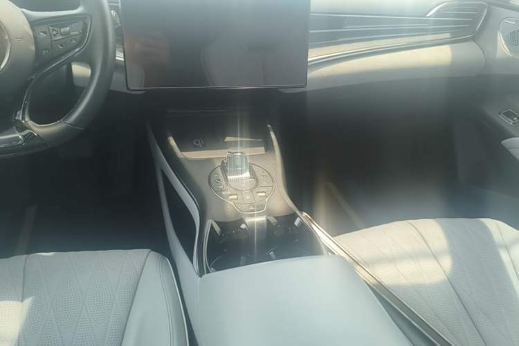 Used BYD Seal 2022 700 km Long-Range Rear-Wheel-Drive Version Gear Lever