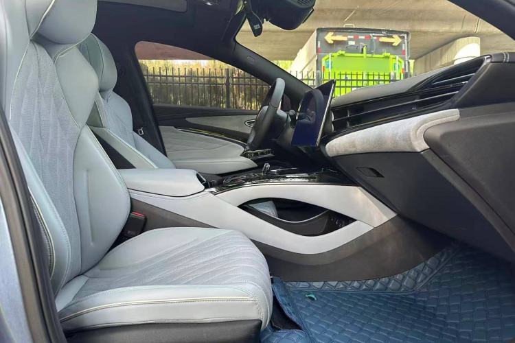 Used BYD Seal 2022 700 km Long-Range Rear-Wheel-Drive Version Interior 10