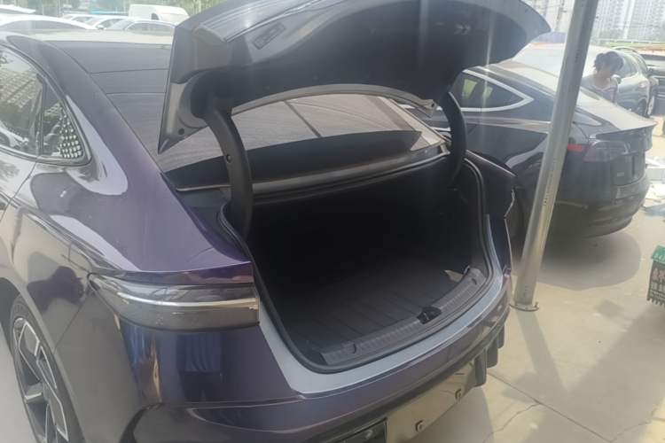 Used BYD Seal 2022 700 km Long-Range Rear-Wheel-Drive Version Trunk