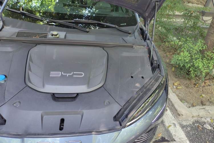 Used BYD Seal 2022 650 km All-Wheel-Drive Performance Version Engine Bay Left