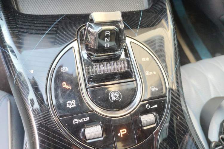 Used BYD Seal 2022 650 km All-Wheel-Drive Performance Version Gear Lever