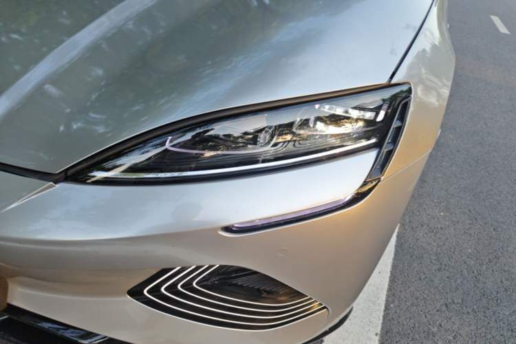 Used BYD Seal 2022 650 km All-Wheel-Drive Performance Version Left Front Headlight