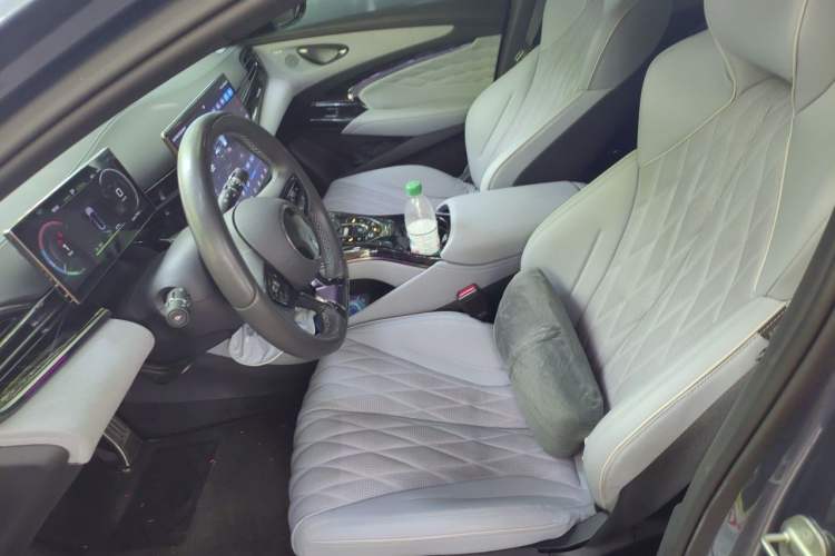 Used BYD Seal 2022 650 km All-Wheel-Drive Performance Version Left Front Seat