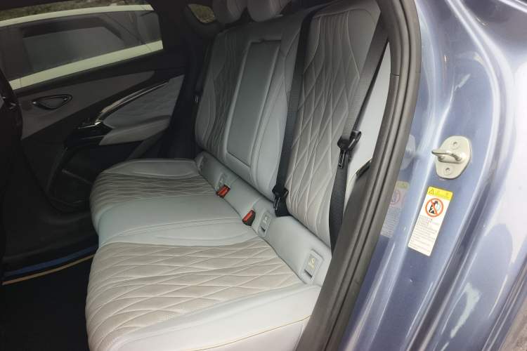 Used BYD Seal 2022 650 km All-Wheel-Drive Performance Version Left Rear Seat