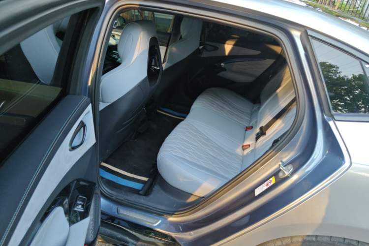 Used BYD Seal 2022 650 km All-Wheel-Drive Performance Version Left Rear Seat