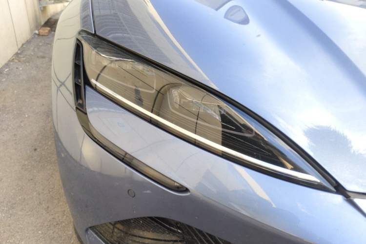 Used BYD Seal 2022 650 km All-Wheel-Drive Performance Version Right Front Headlight