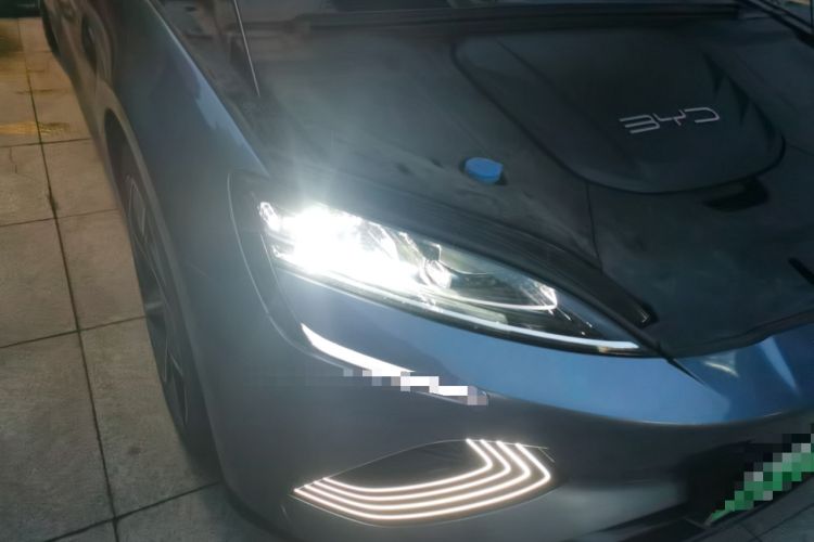 Used BYD Seal 2022 700 km Long-Range Rear-Wheel-Drive Version Right Front Headlight
