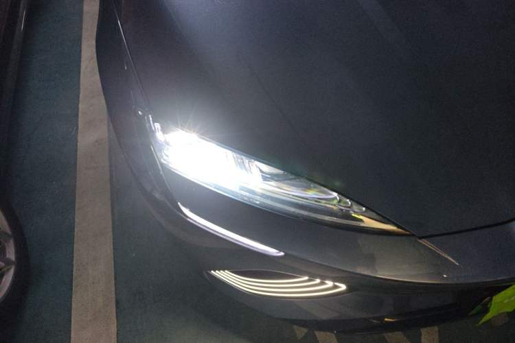 Used BYD Seal 2022 700 km Long-Range Rear-Wheel-Drive Version Right Front Headlight