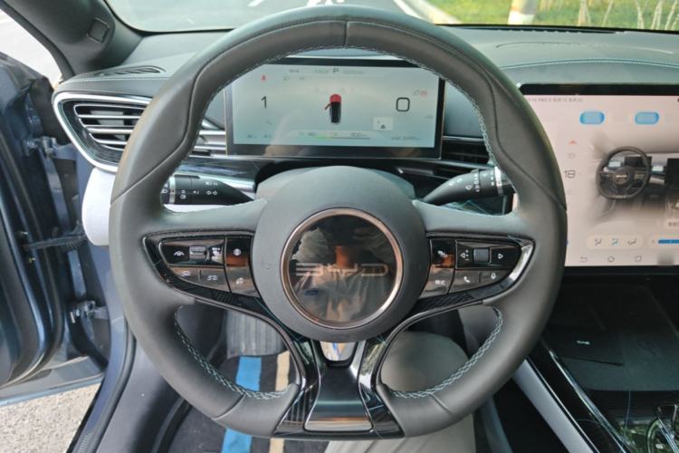 Used BYD Seal 2022 650 km All-Wheel-Drive Performance Version Steering Wheel
