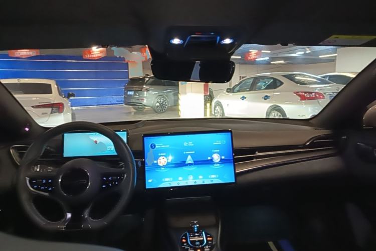 Used BYD Seal 2022 700 km Long-Range Rear-Wheel-Drive Version Center Console