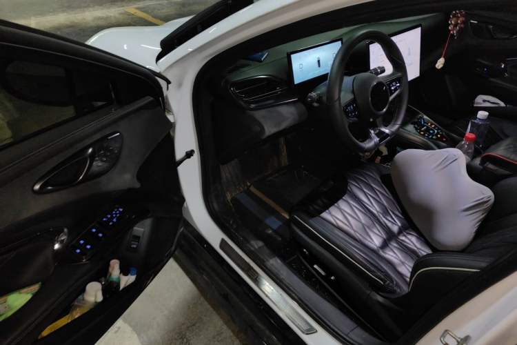 Used BYD Seal 2022 700 km Long-Range Rear-Wheel-Drive Version Driver Seat