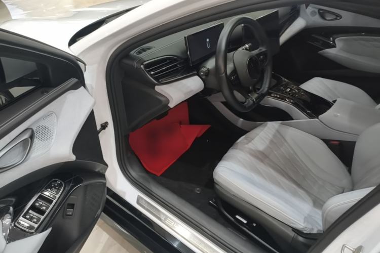 Used BYD Seal 2022 550 km Standard Range Rear-Wheel Drive Prestige Version Driver Seat