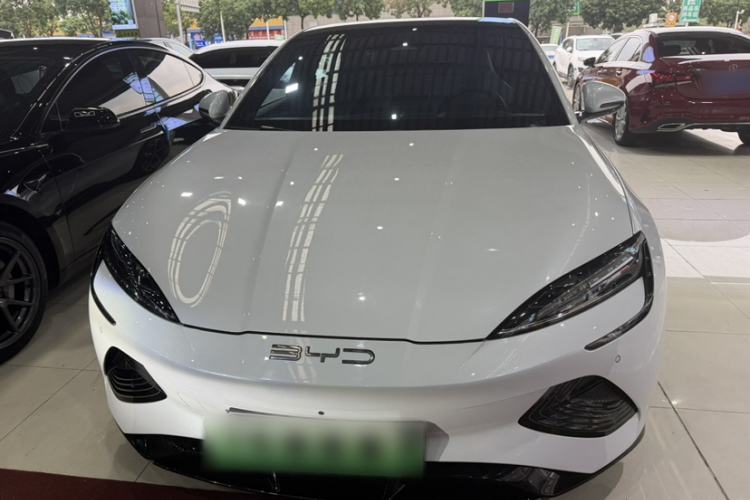 Used BYD Seal 2022 700 km Long-Range Rear-Wheel-Drive Version Exterior 1