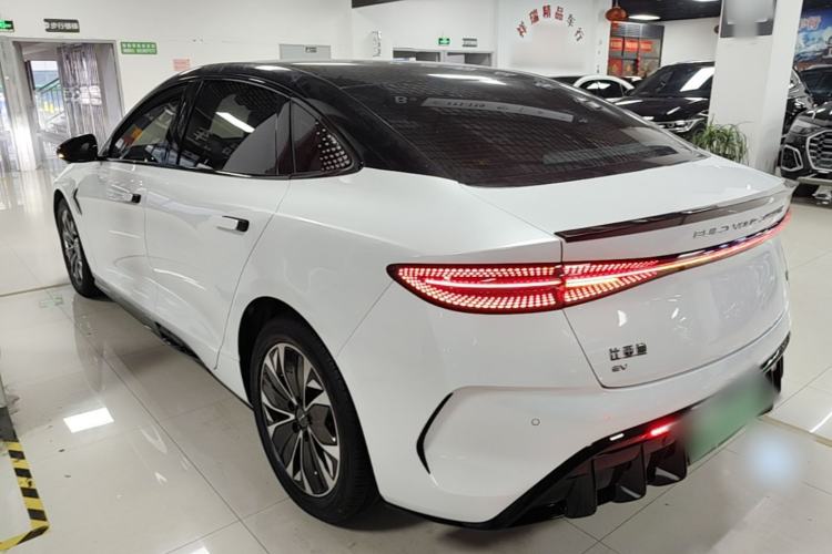 Used BYD Seal 2022 550 km Standard Range Rear-Wheel Drive Prestige Version Exterior 2