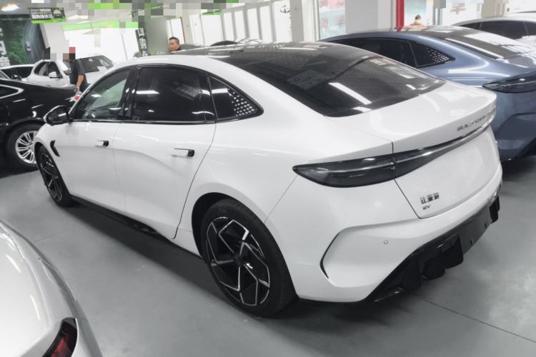 Used BYD Seal 2022 700 km Long-Range Rear-Wheel-Drive Version Exterior 2