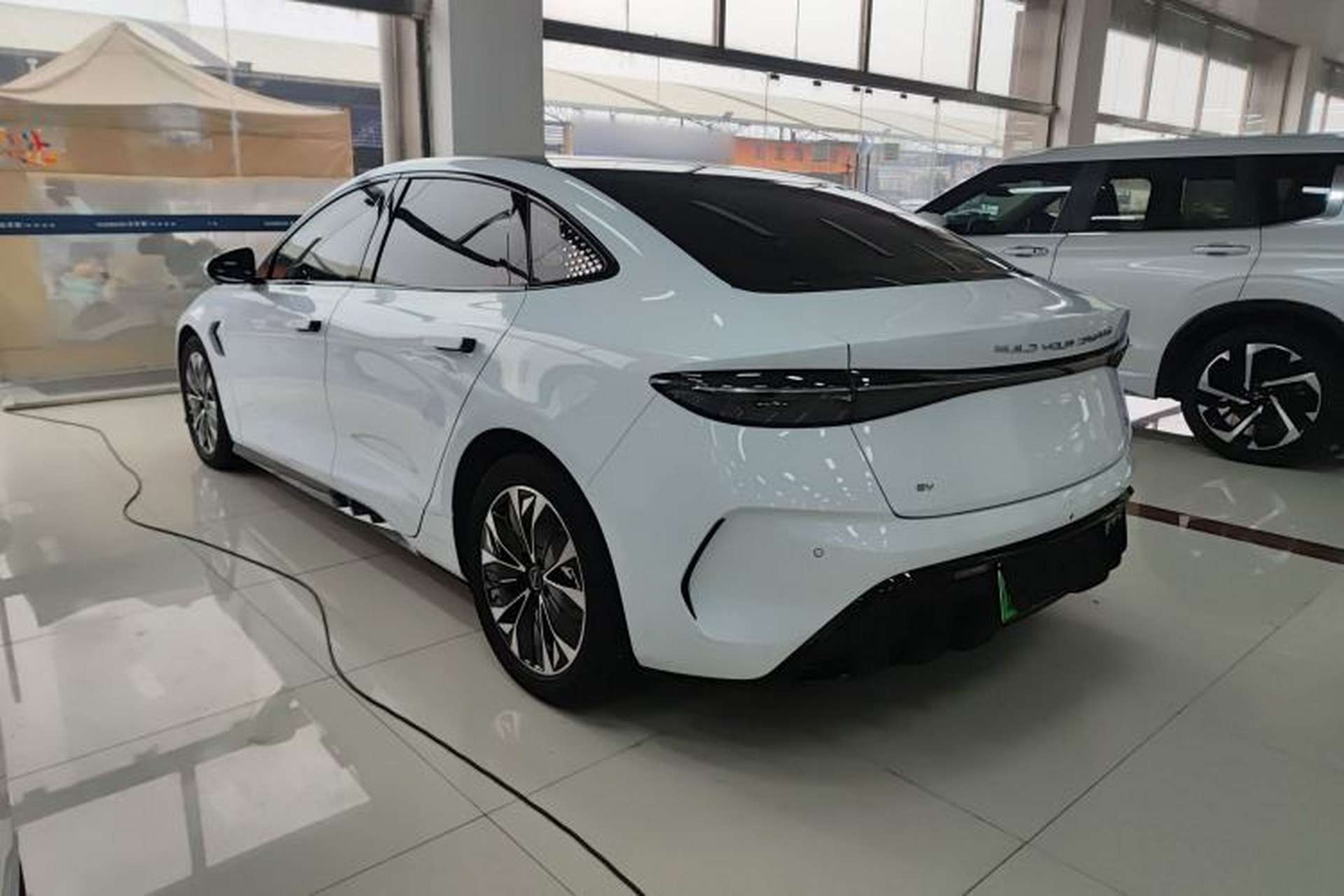 Used BYD Seal 2022 550 km Standard Range Rear-Wheel Drive Prestige Version Exterior 2