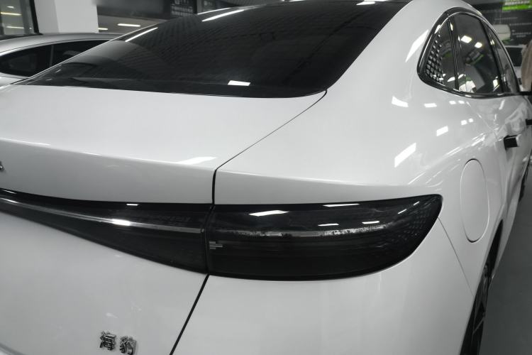 Used BYD Seal 2022 700 km Long-Range Rear-Wheel-Drive Version Exterior 3