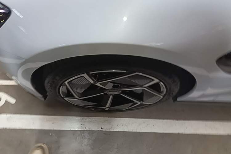 Used BYD Seal 2022 700 km Long-Range Rear-Wheel-Drive Version Exterior 4